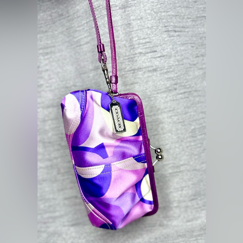 Coach & Swarovski Crystal Hangtag - Purple & White Scarf Print Kisslock Wristlet - Picture 5 of 14
